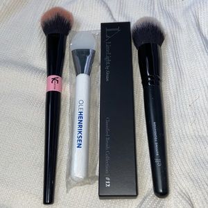 4 brushes 2 new & 2 used in a good condition